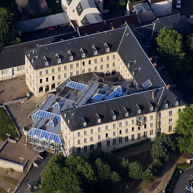 © Pascal François Vue aérienne du conservatoire et de la médiathèque Jean-Jaurès