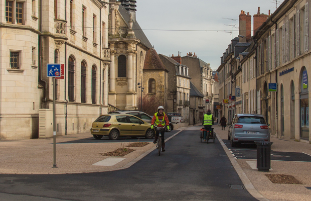 © Gildas Bizeul Piétons, vélos, voitures : vers une cohabitation apaisée.