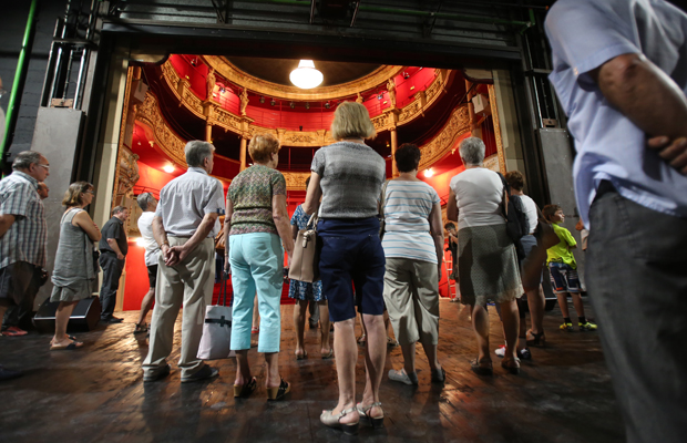 © Ville de Nevers Des visites guidées sont organisées au Théâtre Municipal de Nevers tout au long de l'été.