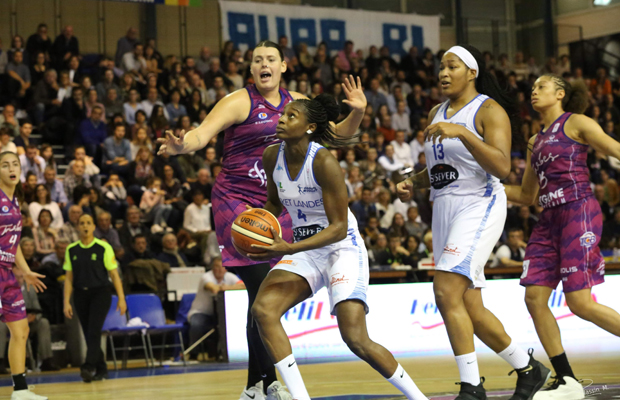 © Frédéric Ferranti Mamignan Touré, originaire de Nevers, est basketteuse professionnelle.
