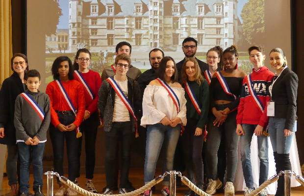 © Ville de Nevers - CMJ Photos de groupe pour les nouveaux élus du Conseil municipal junior !