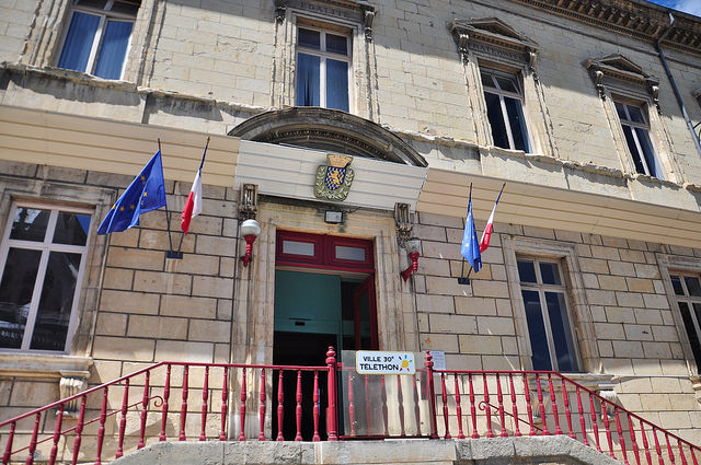 © Ville de Nevers Entrée de la mairie centre