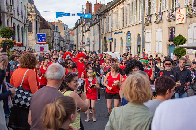 Ville de Nevers En 2019, la fête de la musique tombe un vendredi, une bonne occasion d'en profiter un peu plus.