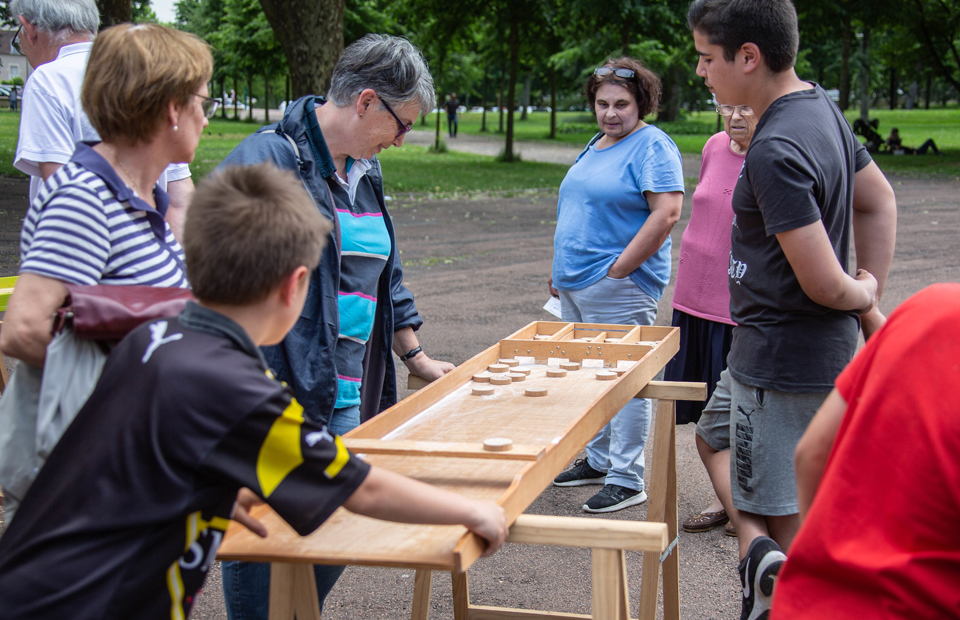 ... venez vous amuser au parc Salengro pour la "Faites du jeu" ! Ce week-end à Nevers...