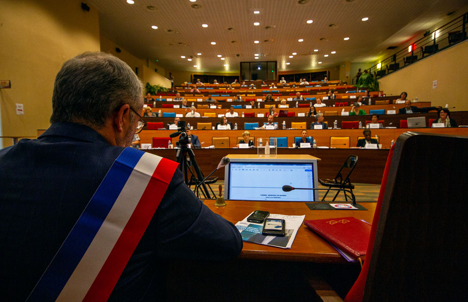 Conseil municipal d'installation du 28 mai 2020 qui s'est tenu exceptionnellement dans l'amphithéâtre de Nevers Agglomération.