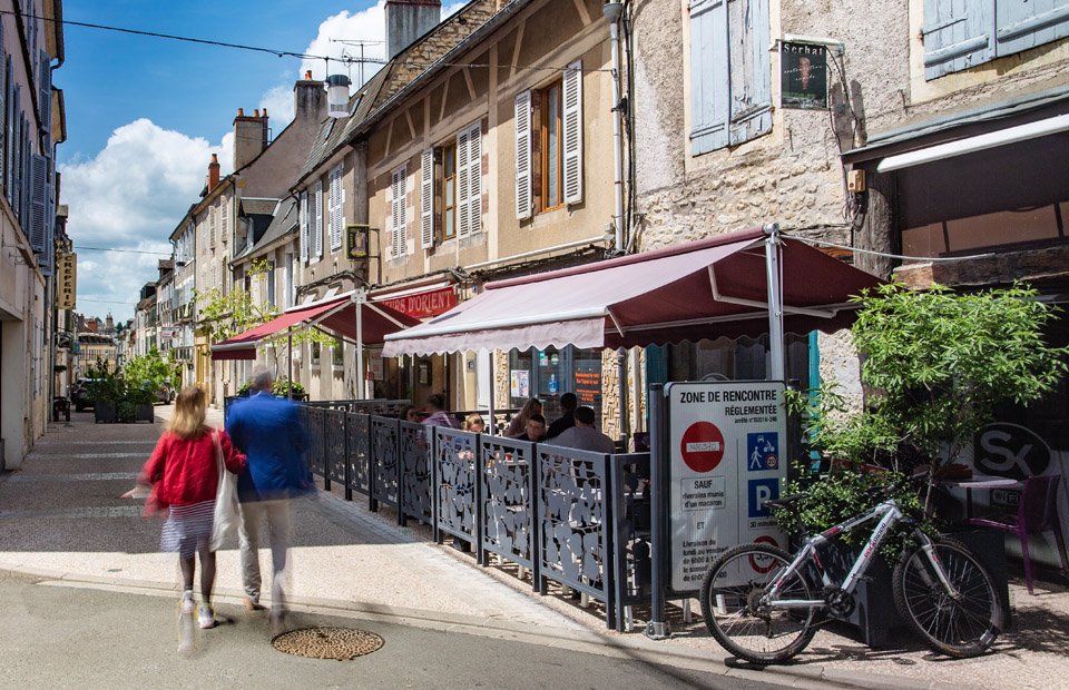 © Ville de Nevers La piétonnisation temporaire d'une partie de la rue du 14-Juillet est effective à compter de cette semaine jusqu'au 31 octobre.