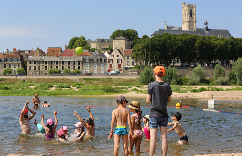 Nevers Plage se tient chaque année sur le plateau de la Bonne-Dame.