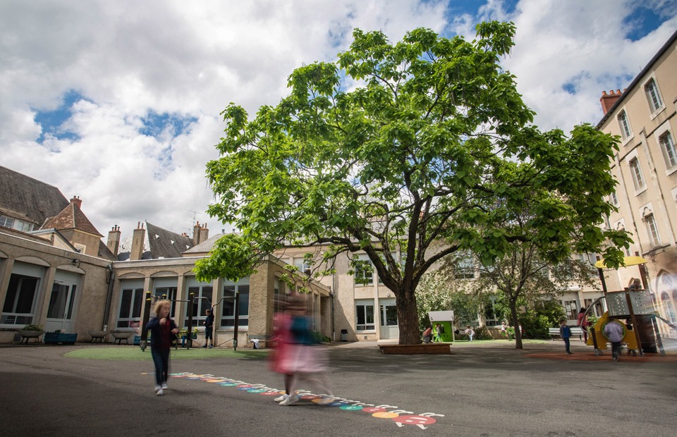© Ville de Nevers Contrairement à ce que nous avons annoncé, les temps périscolaires sont maintenus. Un service minimum d'accueil est assuré pour les élèves dont l'enseignant est déclaré gréviste.