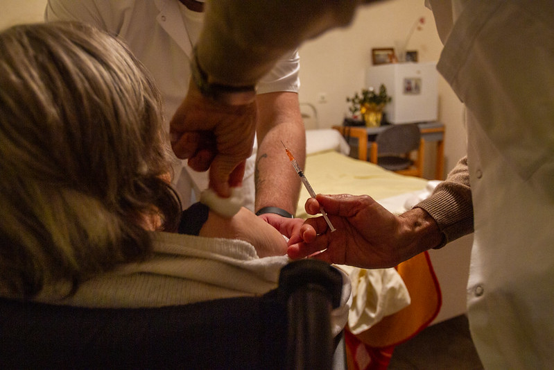 © Youri Gavriloff La campagne de vaccination des résidents de l'EHPAD Daniel Benoist a débuté mercredi 13 janvier 2021.