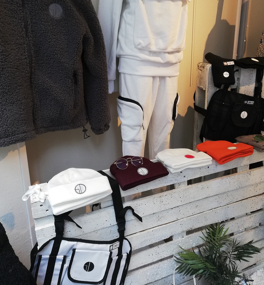 Aperçu de la collection hivernale de la marque N10, installée dans la boutique éphémère au 47 rue François Mitterrand.