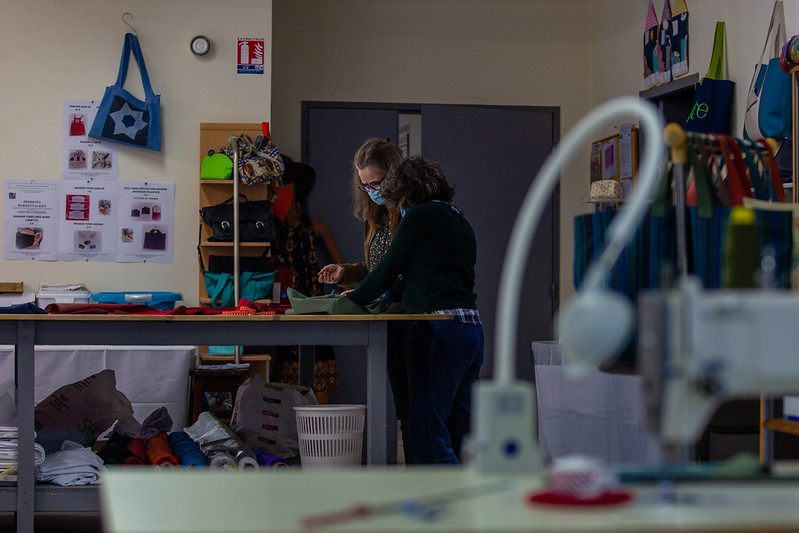 Photo Youri Gavriloff La couture est un des ateliers dans lesquels l'ANAR remet les salariés en insertion sur la piste du travail.