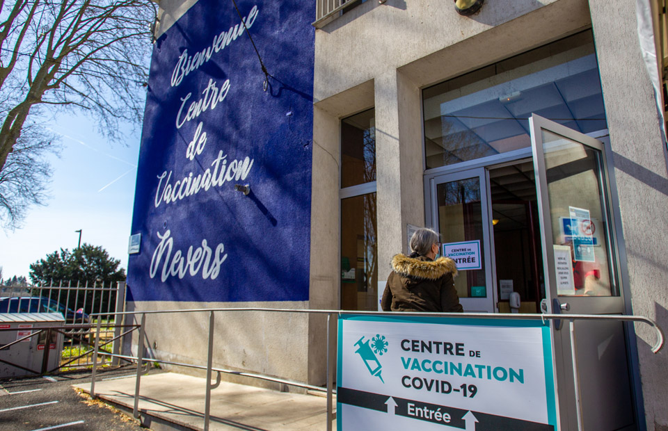 © Youri Gavriloff Dès aujourd'hui, les réservations par téléphone reprennent au centre de vaccination des Eduens.