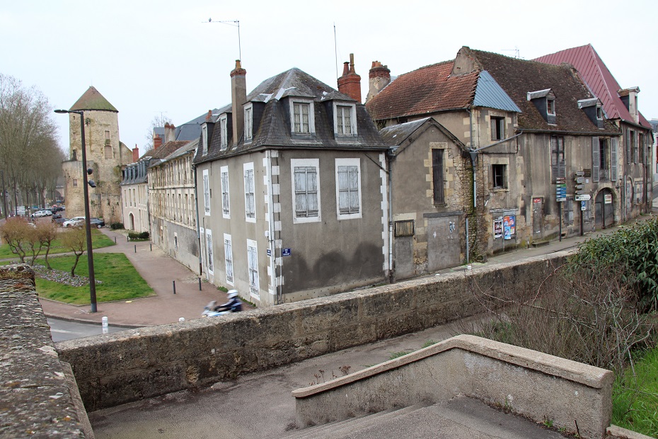 © BB (photo d'archives) Le Grand Monarque s'apprête à connaître la rénovation à laquelle il aspirait, pour un projet mêlant logements, commerces et tourisme.