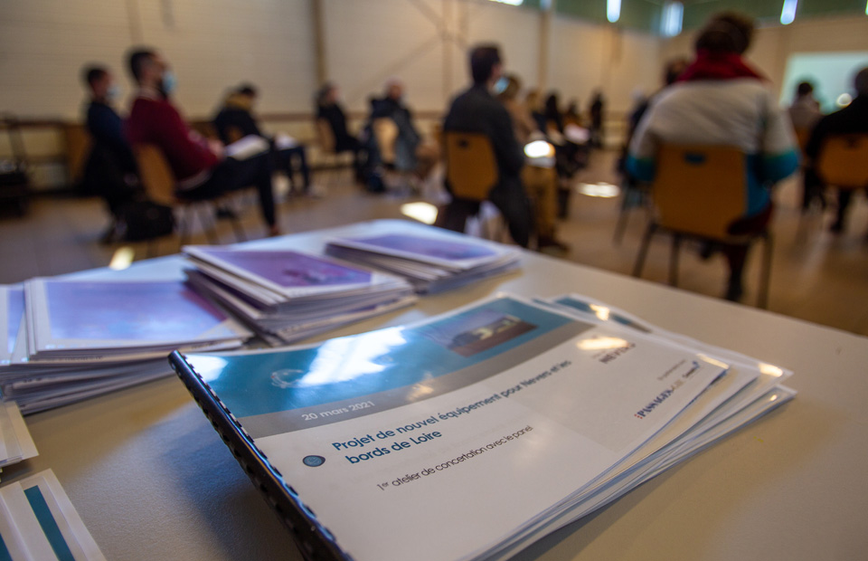 © Ville de Nevers Que de chemin parcouru depuis mars 2021 ! Désormais, 3 scénarios sont en lice pour le devenir de l'équipement municipal des Bords de Loire. Rendez-vous en octobre pour connaître le scénario final retenu.
