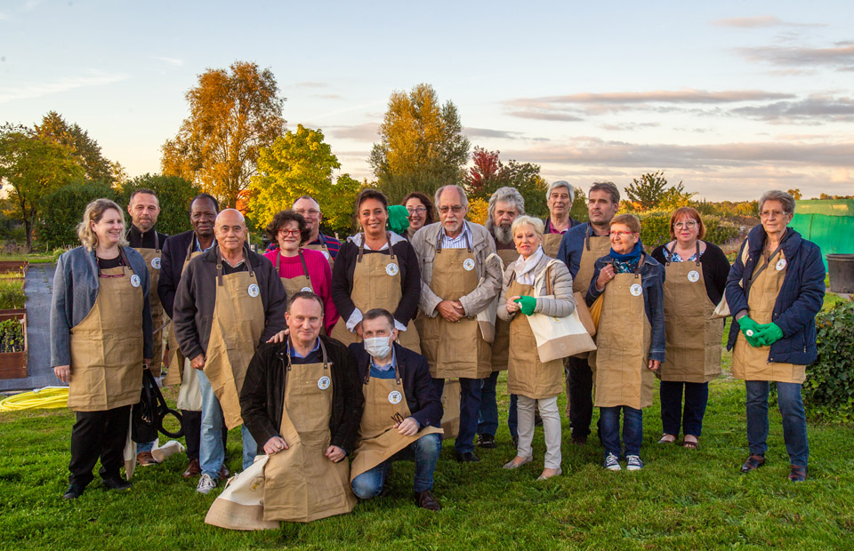© Ville de Nevers Une quinzaine de Jardiniers de rue s'est réunie pour la première fois jeudi 7 octobre au Centre technique horticole, en présence des élus municipaux.