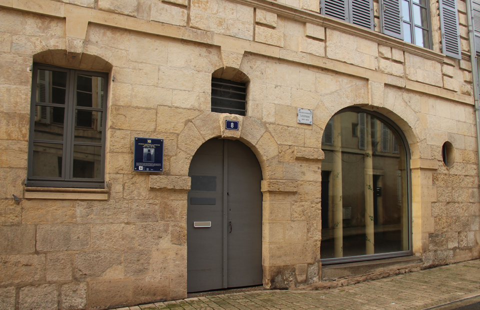 Le four de l'Autruche se situe au 8 rue Saint-Genest.