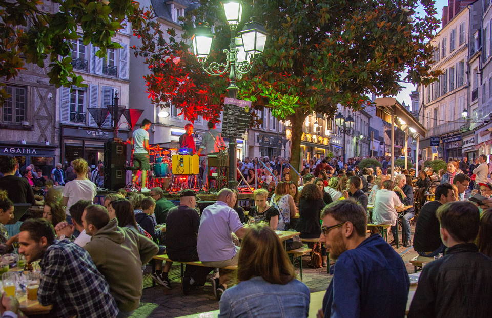 © Ville de Nevers (photo d'archives) Si chacun peut jouer où il veut lors de la fête de la musique, la Ville de Nevers installera 4 podiums.