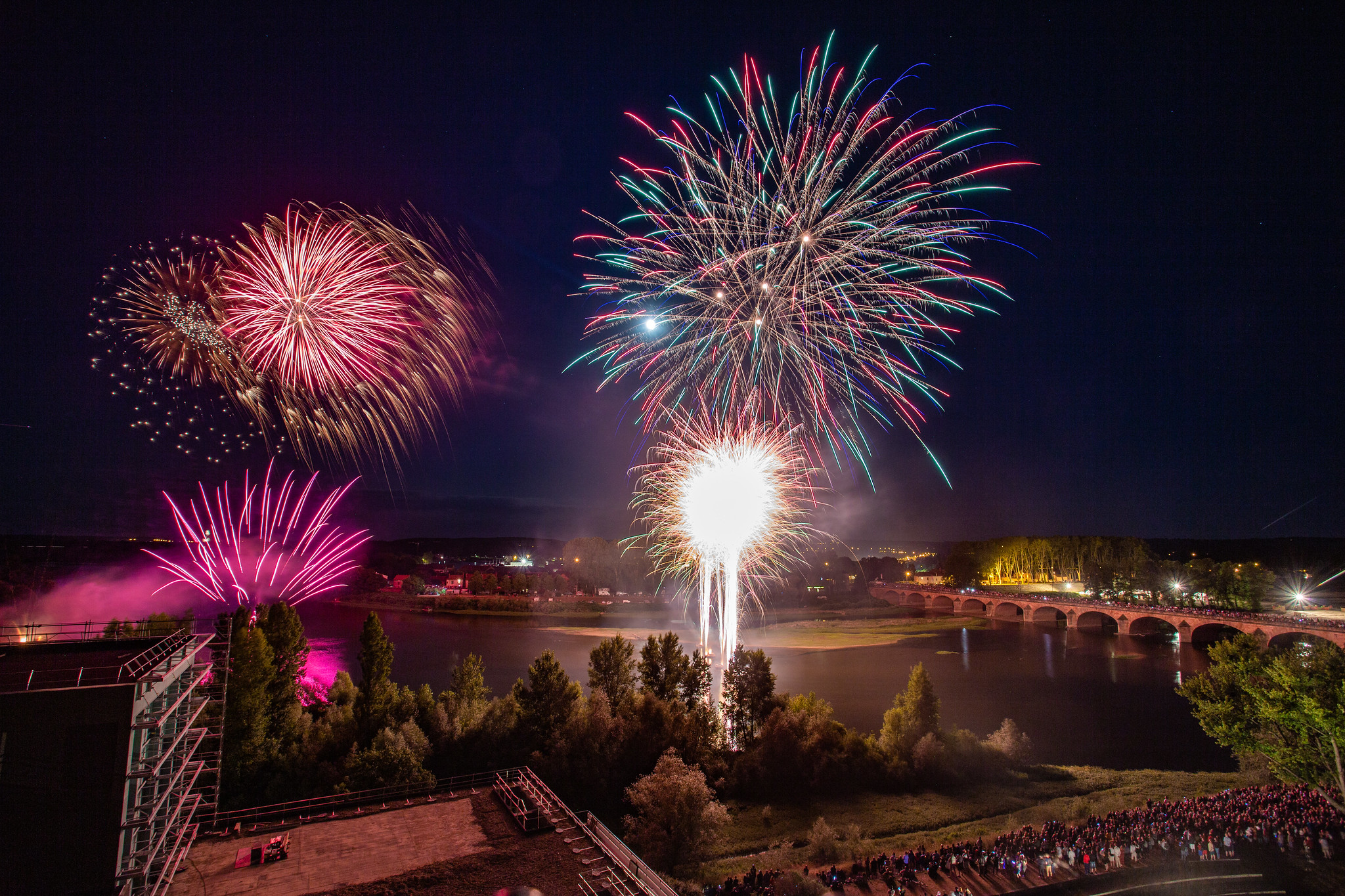 © Ville de Nevers Vous n'avez vraiment pas envie de louper le feu d'artifice le soir du 14 juillet !