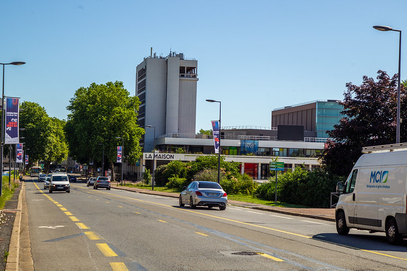 © Ville de Nevers Le fonctionnement de l'écran numérique de La Maison sera limité à 5 h par jour.