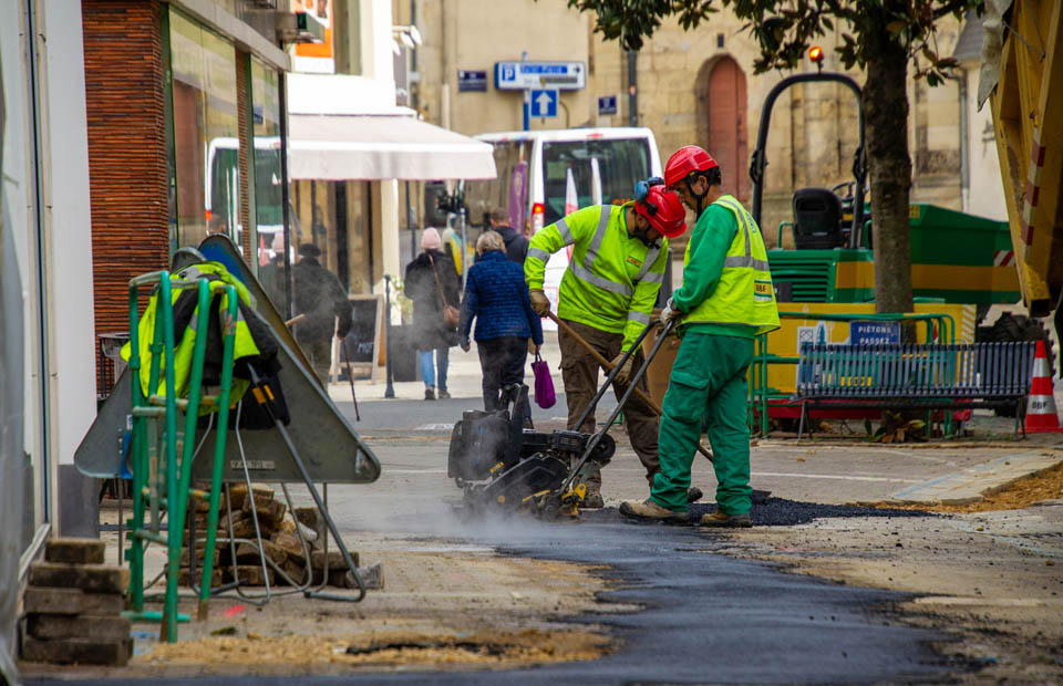 Les travaux dits "concessionnaires" (de réseaux) permettent de préparer les futurs travaux d'aménagement du cœur de ville de Nevers.