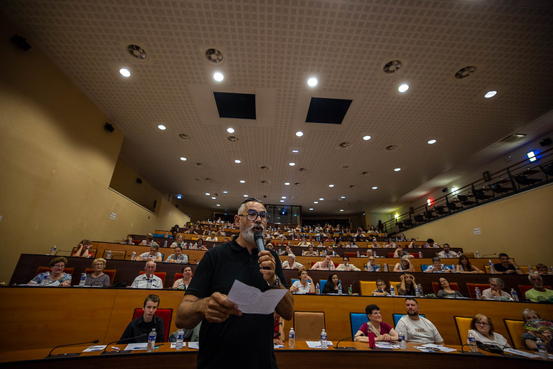 L'écrivain Rachid Santaki lors de la dictée géante 2025.