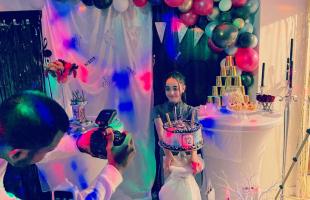 Anna Smbatyan travaille avec une équipe de six personnes (photographe, DJ, clown, etc.) pour réaliser les anniversaires selon les voeux des parents - et les rêves des enfants.