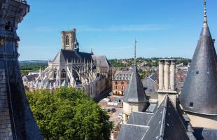 La cathédrale Saint-Cyr-et-Sainte-Julitte, un édifice à l'histoire fascinante ! 