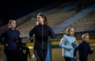 Alyssa Berger a fait de la marche son sport de prédilection et entraîne notamment les babys de l'Amicale omnisport nivernaise.