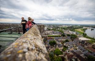 Le service du Patrimoine vous fait visiter Nevers.
