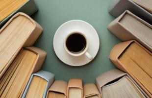 Le café littéraire, un moment d'échanges, de rencontres et de découvertes
