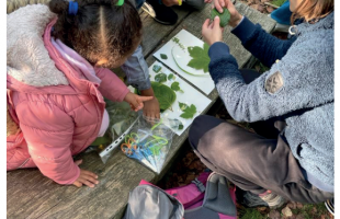 La présence indispensable des ATSEM au sein de l’équipe éducative en temps scolaire et périscolaire