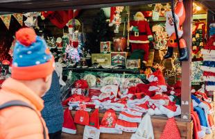 Le père Noël sera-t-il présent au marché de Noël de Nevers ?