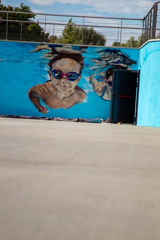 Fresque réalisée par le graffeur Keusty au niveau des anciens bassins de la piscine de la Jonction.