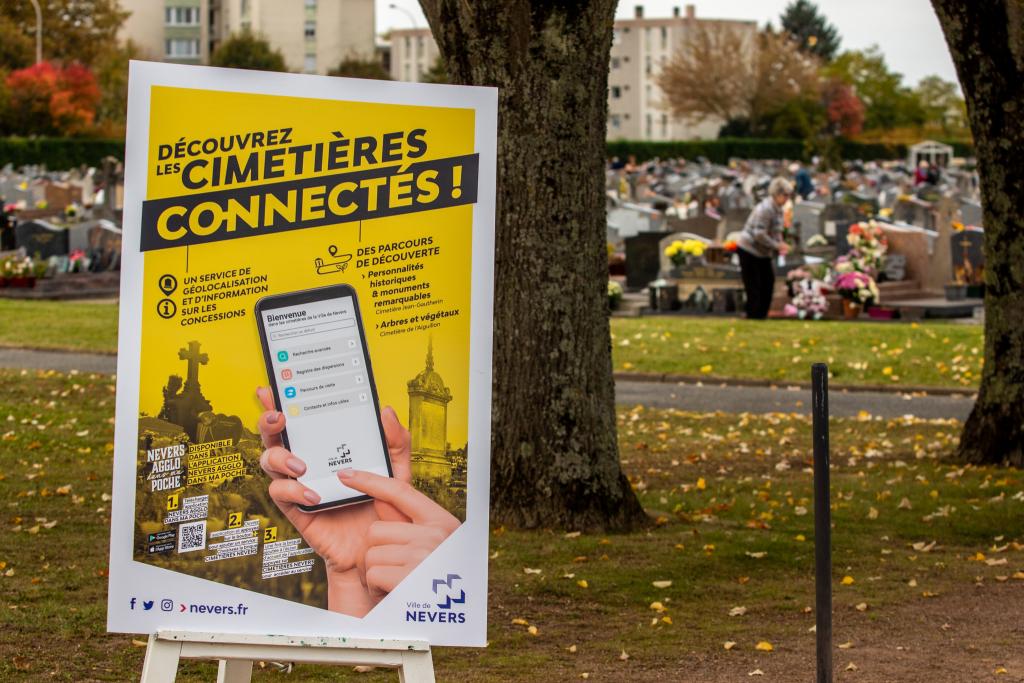 Conçue de A à Z par les services de la Ville de Nevers, la « v2 » de cette brique « Cimetières » a pris en compte les retours des usagers de la « v1 » pour se doter d’une interface plus fluide et plus lisible.