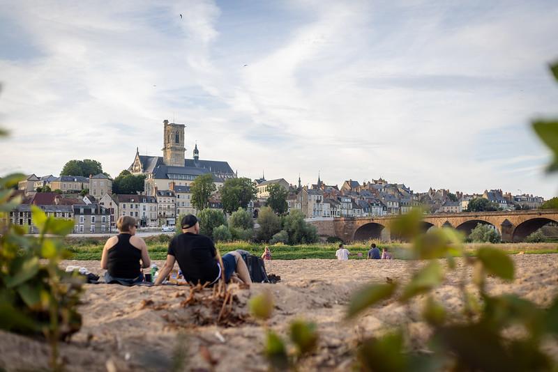 Depuis Nevers Plage, vous n'aurez d'yeux que pour le coeur historique de Nevers.